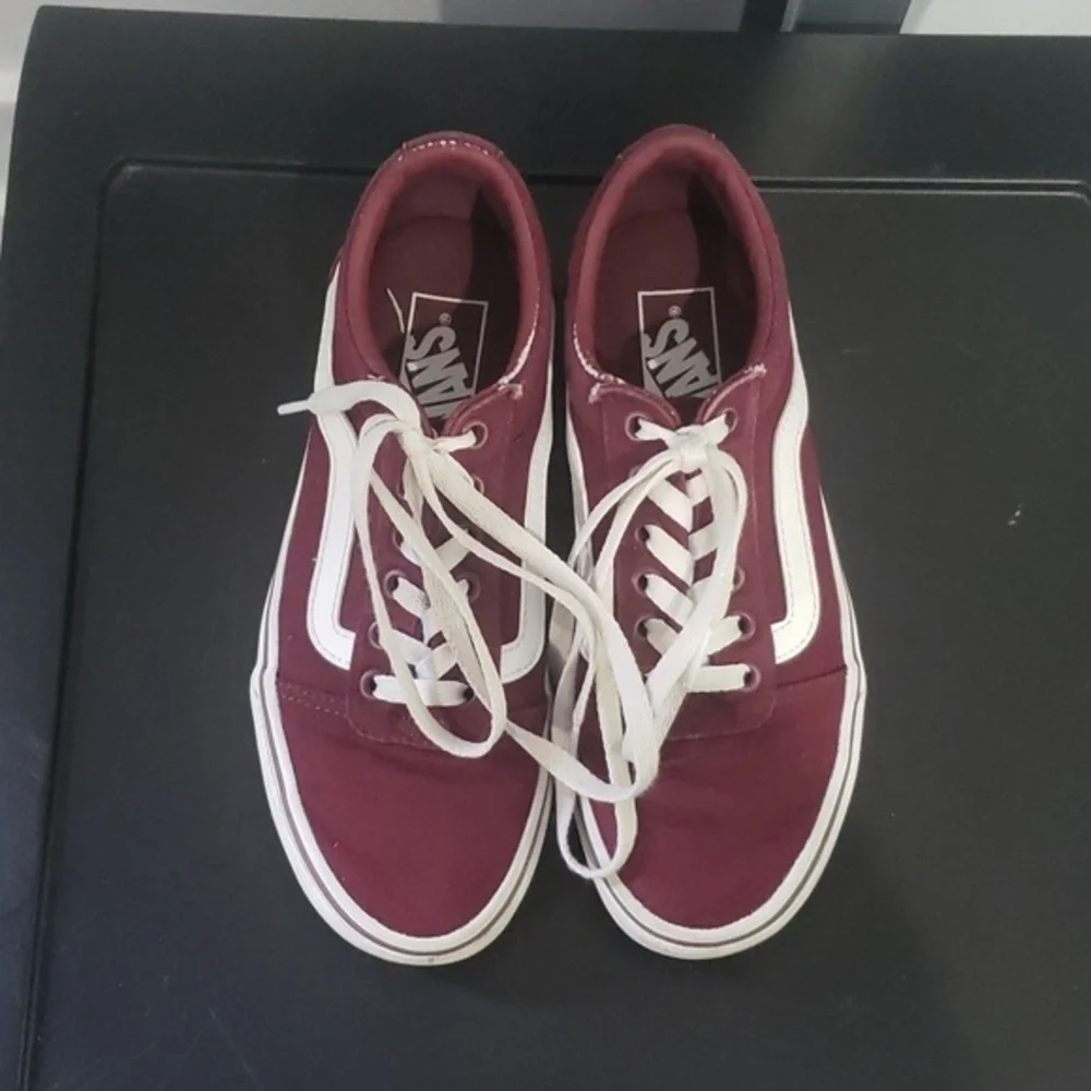 Vans Low Ward‎ Burgundy Sneakers